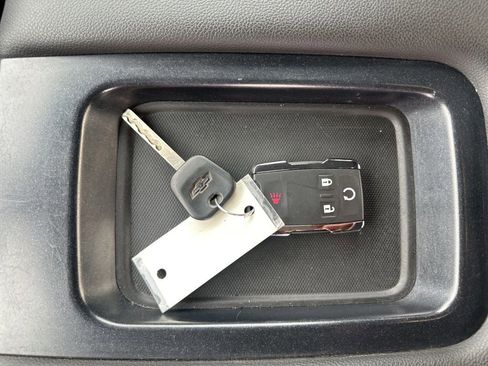 Used 2018 Chevrolet Silverado 1500 LT w/ Midnight Edition image 41