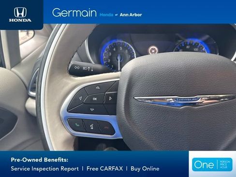 Used 2019 Chrysler Pacifica Limited FWD image 32