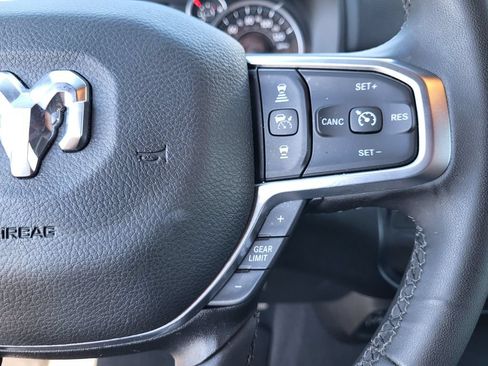 Used 2025 RAM 2500 Big Horn AWD/4WD image 32