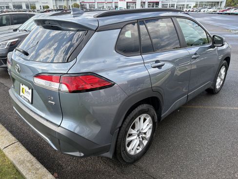 Used 2023 Toyota Corolla Cross LE w/ Moonroof Package AWD/4WD image 5