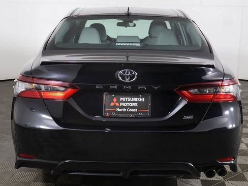 Used 2022 Toyota Camry SE image 9