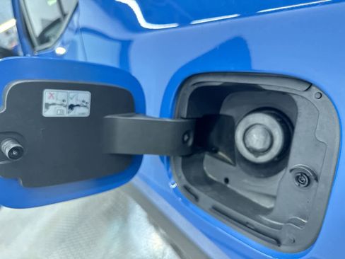 Used 2025 Chevrolet Equinox ACTIV w/ Convenience Package III image 37