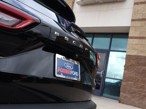 New 2026 Ford Escape SE image 19