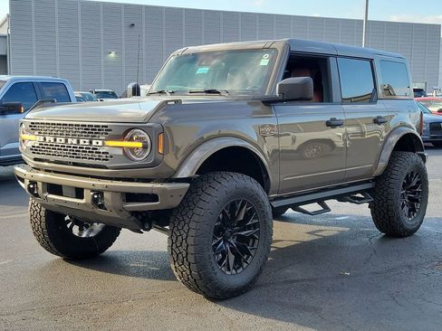 New 2025 Ford Bronco Badlands image 8
