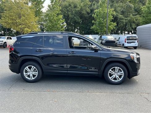 Used 2022 GMC Terrain SLE w/ Driver Convenience Package image 14