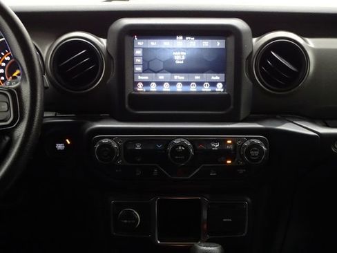 Used 2023 Jeep Wrangler Unlimited Sport AWD/4WD image 29