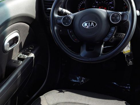 Used 2018 Kia Soul + image 21