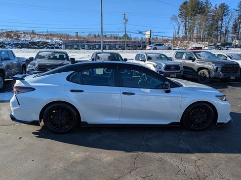 Used 2024 Toyota Camry image 10