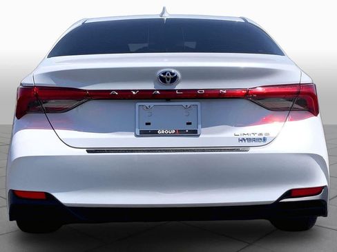 Used 2020 Toyota Avalon Limited FWD image 5
