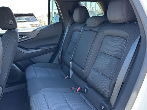 Used 2026 Chevrolet Equinox LT FWD image 19