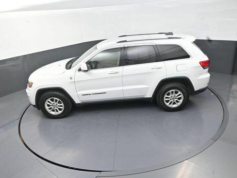 Used 2019 Jeep Grand Cherokee Laredo AWD/4WD image 16
