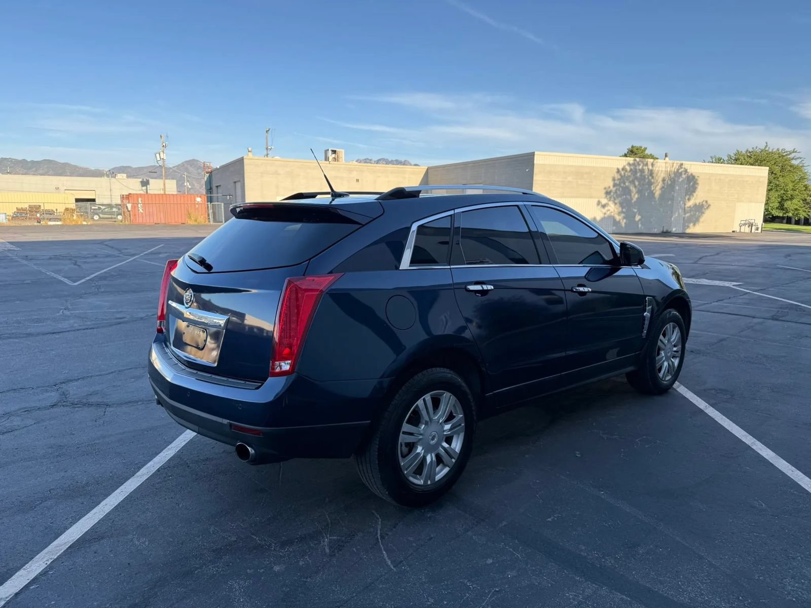 Used 2010 Cadillac SRX Luxury FWD image 5