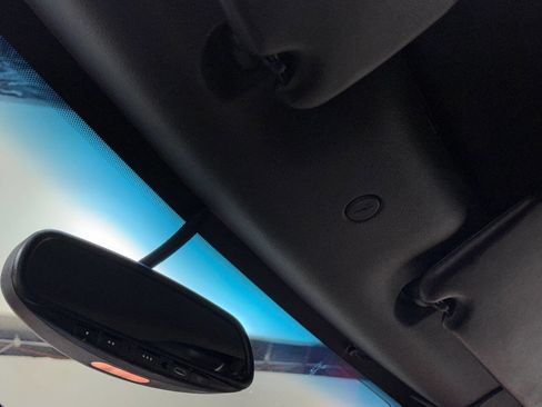 Used 2004 Chevrolet SSR w/ Preferred Equipment Group image 45