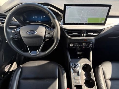 Used 2024 Ford Escape Platinum AWD/4WD image 3