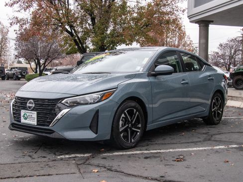 Used 2024 Nissan Sentra SV image 3