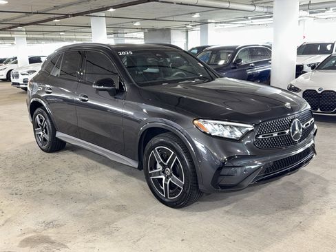 Used 2025 Mercedes-Benz GLC 300 image 2