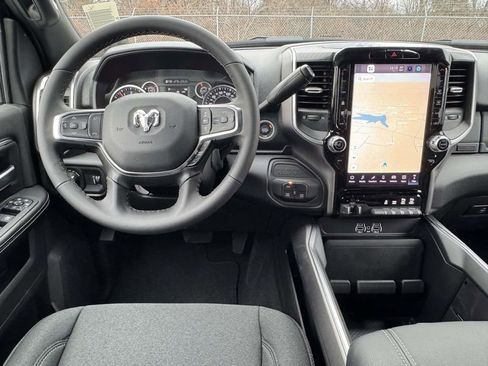 New 2026 RAM 2500 Big Horn AWD/4WD image 17