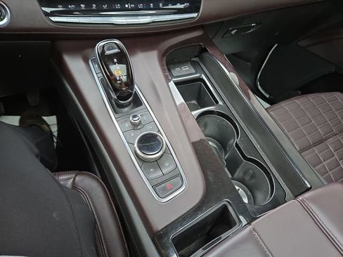 Used 2021 Cadillac Escalade Premium Luxury Platinum AWD/4WD image 27