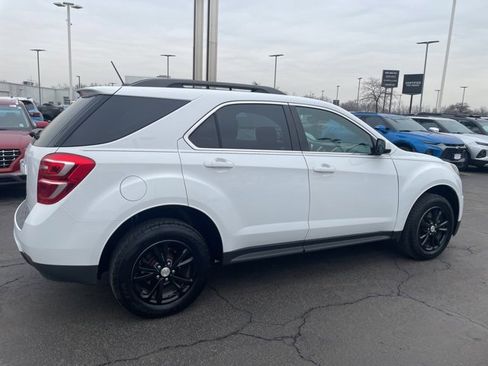 Used 2017 Chevrolet Equinox LT w/ Convenience Package image 2