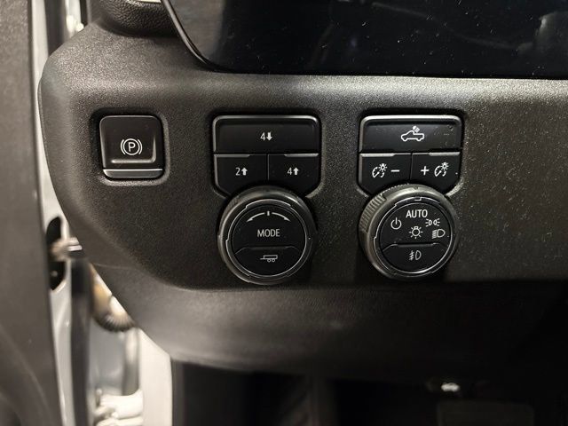 Used 2024 Chevrolet Silverado 2500 LT w/ Convenience Package AWD/4WD image 16
