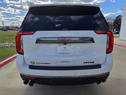 Used 2024 GMC Yukon XL AT4 w/ AT4 Premium Package image 5