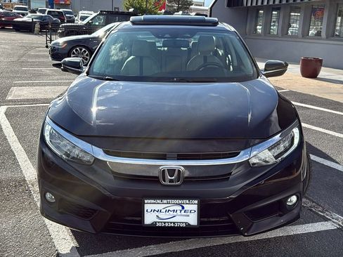 Used 2018 Honda Civic Touring image 8