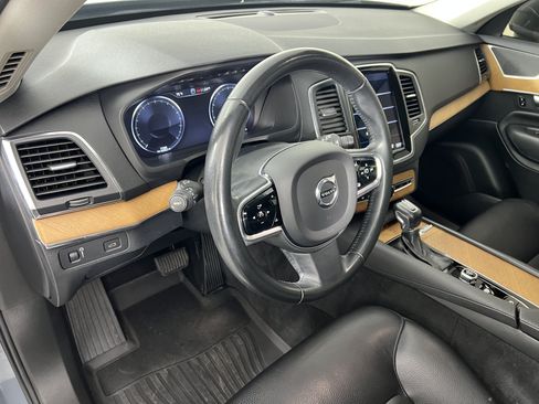 Used 2021 Volvo XC90 T6 Momentum w/ Protection Package Premier AWD/4WD image 17