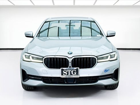 Used 2021 BMW 530e xDrive w/ Executive Package image 2