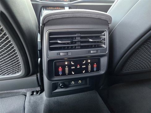 New 2026 Audi RS Q8 performance image 11