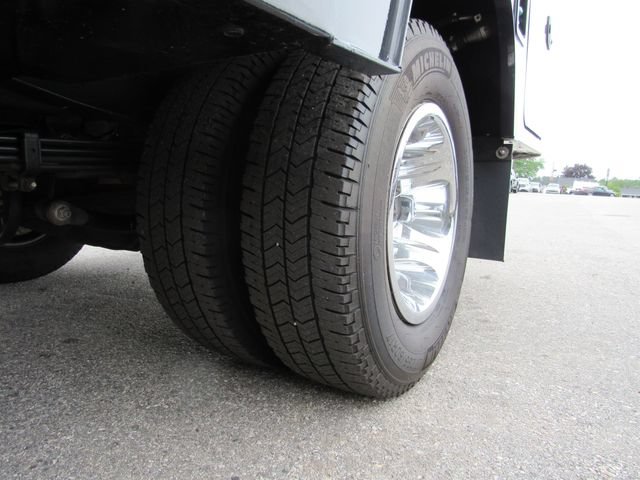 Used 2024 GMC Sierra 3500 SLE w/ SLE Convenience Package AWD/4WD image 11