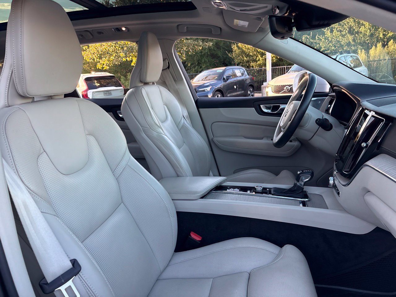 Used 2021 Volvo XC60 T5 Inscription w/ Advanced Package FWD image 13