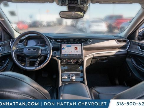 Used 2023 Jeep Grand Cherokee L Limited image 3