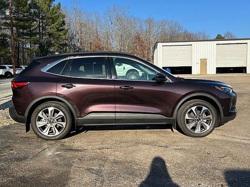 Used 2023 Ford Escape Platinum w/ Premium Technology Package image 3