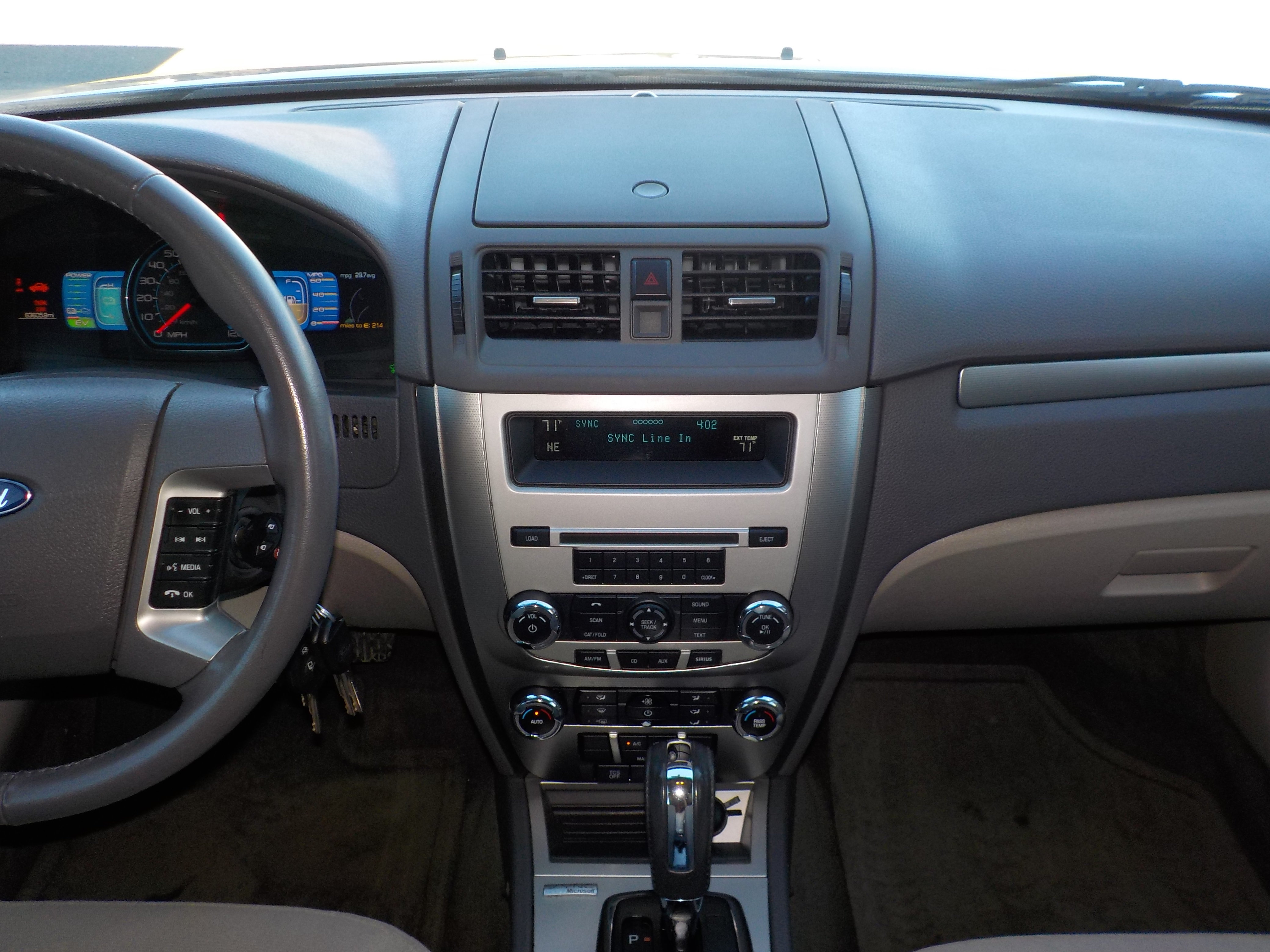 Used 2012 Ford Fusion Hybrid FWD image 19