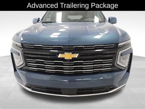 New 2026 Chevrolet Suburban High Country AWD/4WD image 9