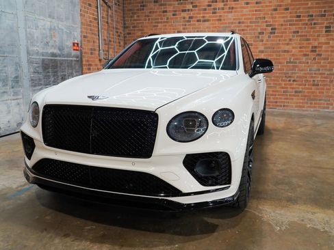 Used 2022 Bentley Bentayga AWD/4WD image 6