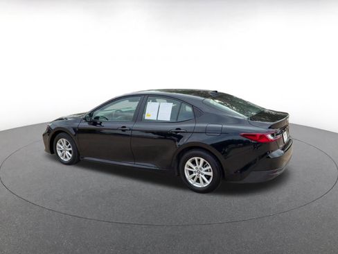 Used 2025 Toyota Camry LE image 10
