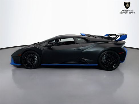 Used 2024 Lamborghini Huracan STO RWD image 32