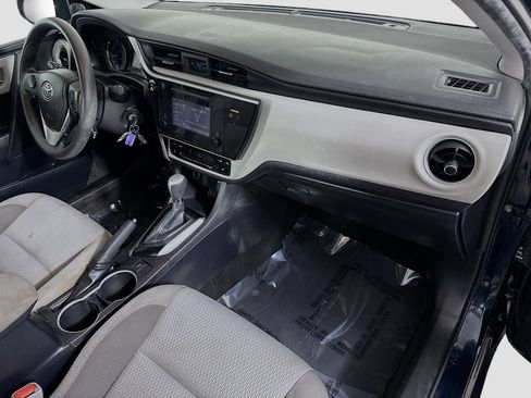 Used 2017 Toyota Corolla LE image 29