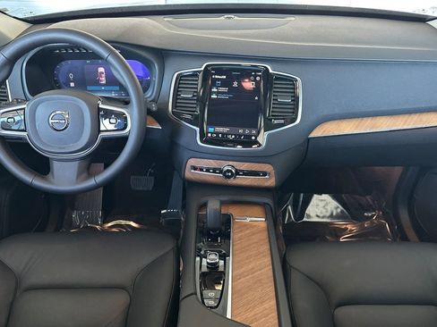 Certified 2024 Volvo XC90 T8 Plus w/ Protection Package Premier image 3