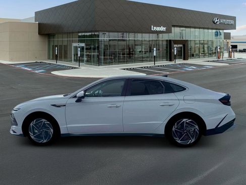 New 2026 Hyundai Sonata SEL FWD image 3