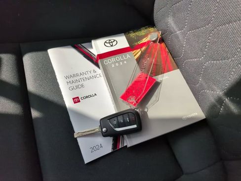 Used 2024 Toyota Corolla LE image 23