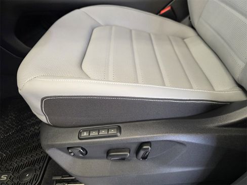 New 2026 Volkswagen Atlas Cross Sport SEL R-Line image 18