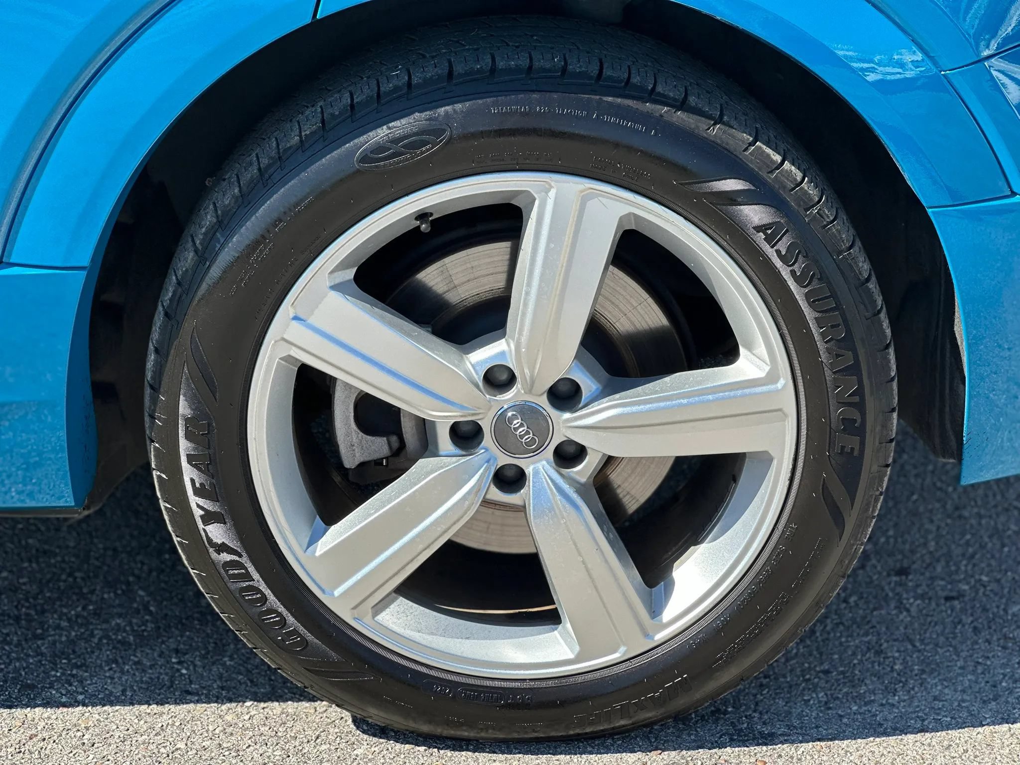 Used 2019 Audi e-tron Prestige AWD/4WD image 29