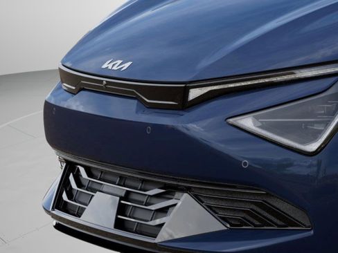 New 2025 Kia EV6 Wind image 13