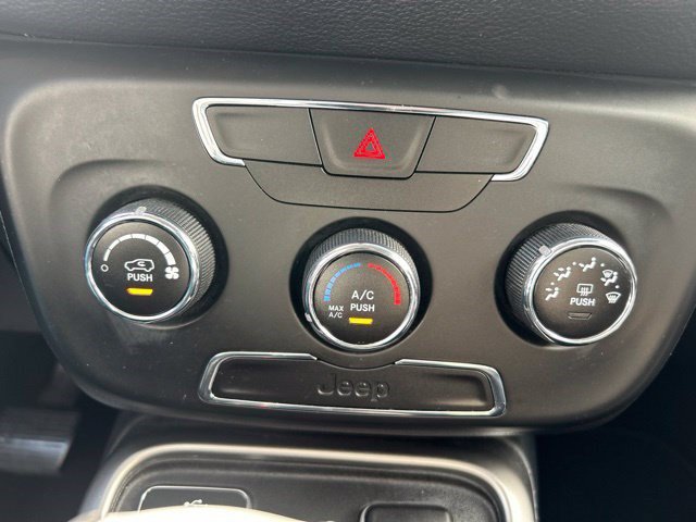 Used 2018 Jeep Compass Latitude FWD image 29