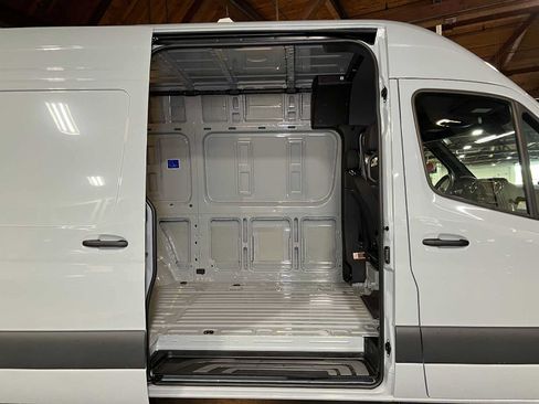 Used 2026 Mercedes-Benz Sprinter 2500 image 14