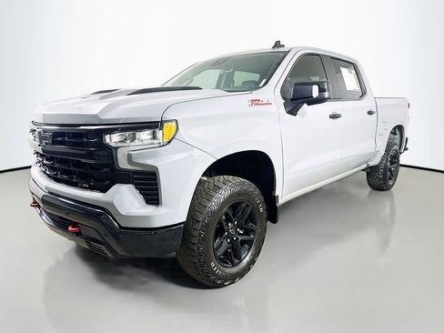 Used 2024 Chevrolet Silverado 1500 LT Trail Boss w/ Convenience Package II image 3