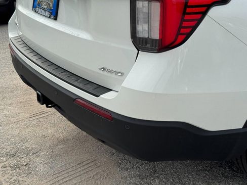 New 2026 Ford Explorer Active image 4
