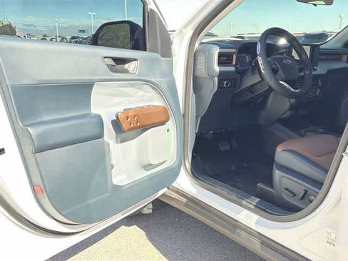 Used 2024 Ford Maverick Lariat image 16